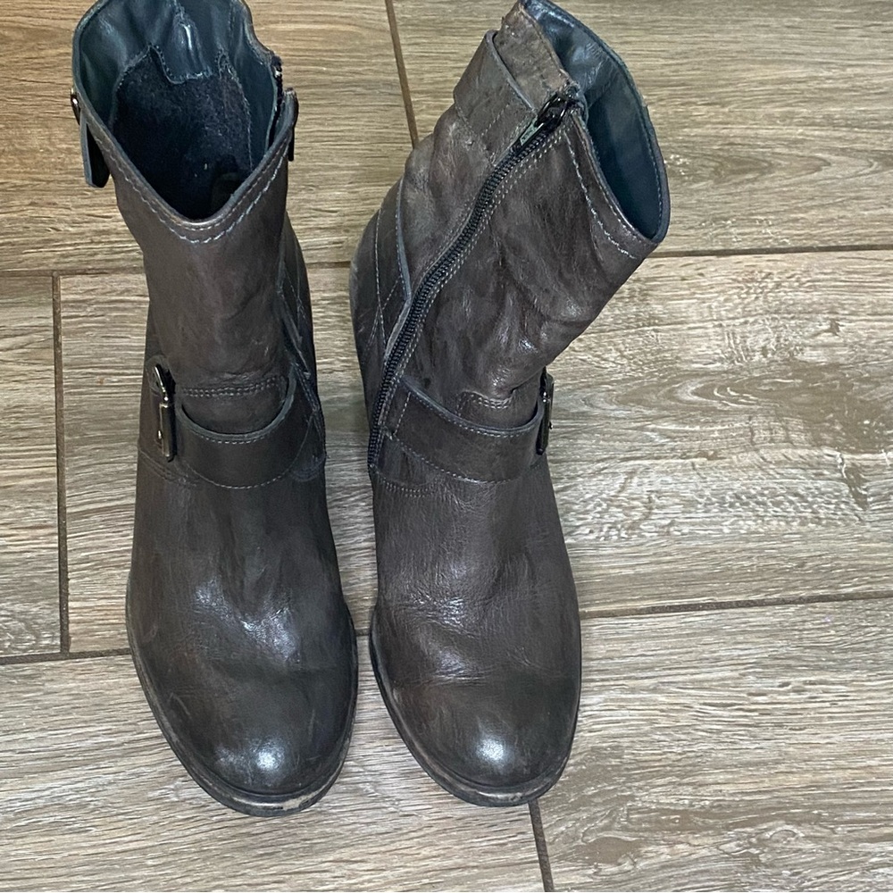 Paul Green Heeled Boots - Picture 4 of 9